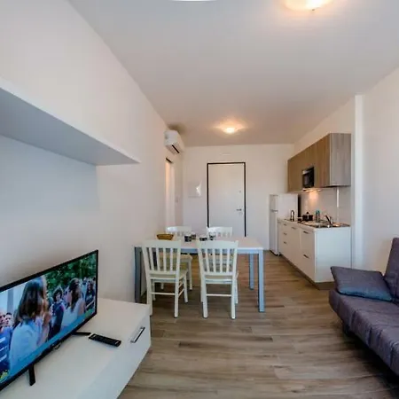Condominio Giardino 比比翁