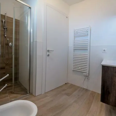 Condominio Giardino 公寓