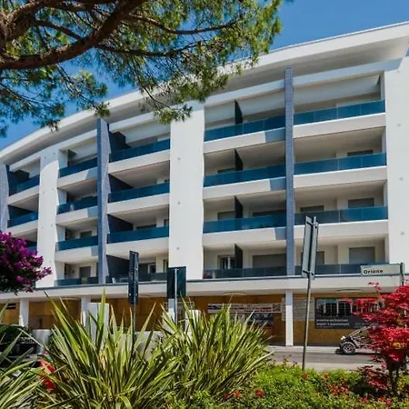 Condominio Giardino 公寓 *