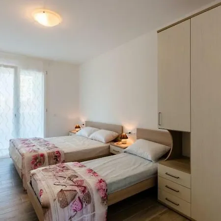 Condominio Giardino 公寓